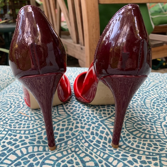 Valentino Scalloped Pump - Picture 3 of 4